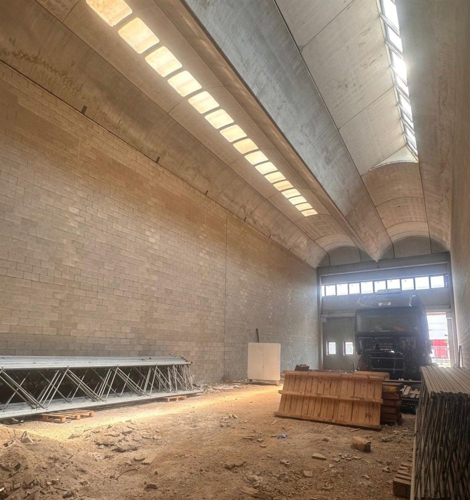 Склад 300м² в Аббиатеграссо, Италия № 364783