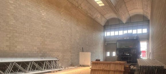 Склад 300м² в Аббиатеграссо, Италия № 364783 3