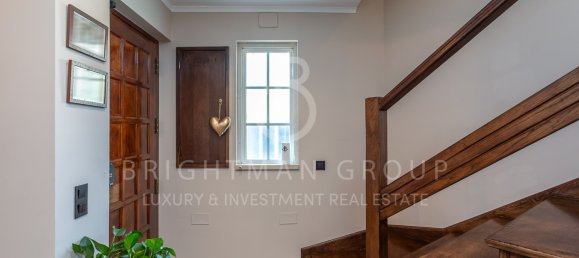 3 bedrooms Villa in Cascais, Portugal No. 98253 3