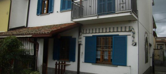 4 rooms House in Lomello, Italy No. 147495 2