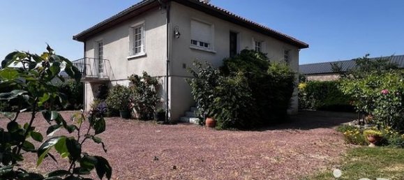 3 bedrooms House in Deux-Sevres, France No. 310683 3