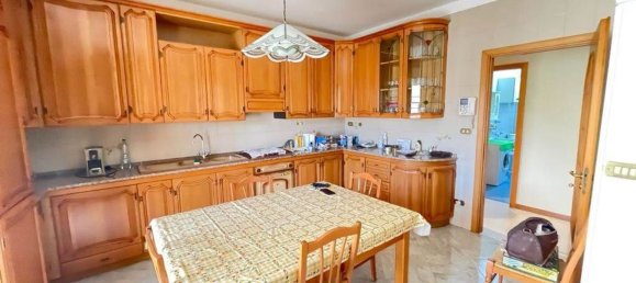 6-salle Appartement à Syracuse, Italy No. 249999 8