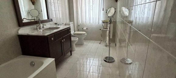 4 rooms Apartment in Misterbianco, Italy No. 259731 2