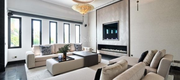 8 bedrooms Villa in Marbella, Spain No. 82300 11