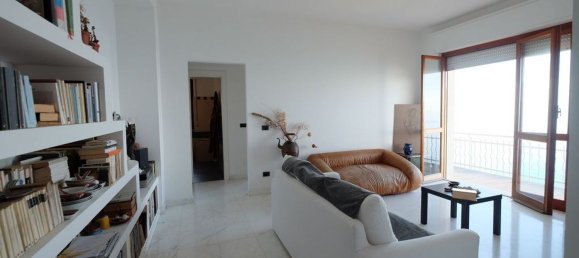 3-salle Appartement à Cogoleto, Italy No. 73296 8