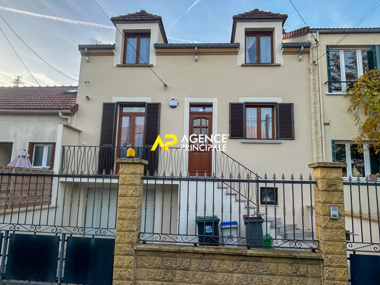 5 bedrooms House in Argenteuil, France No. 136444