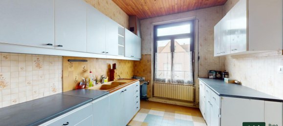 2 bedrooms House in Chartres, France No. 61885 2