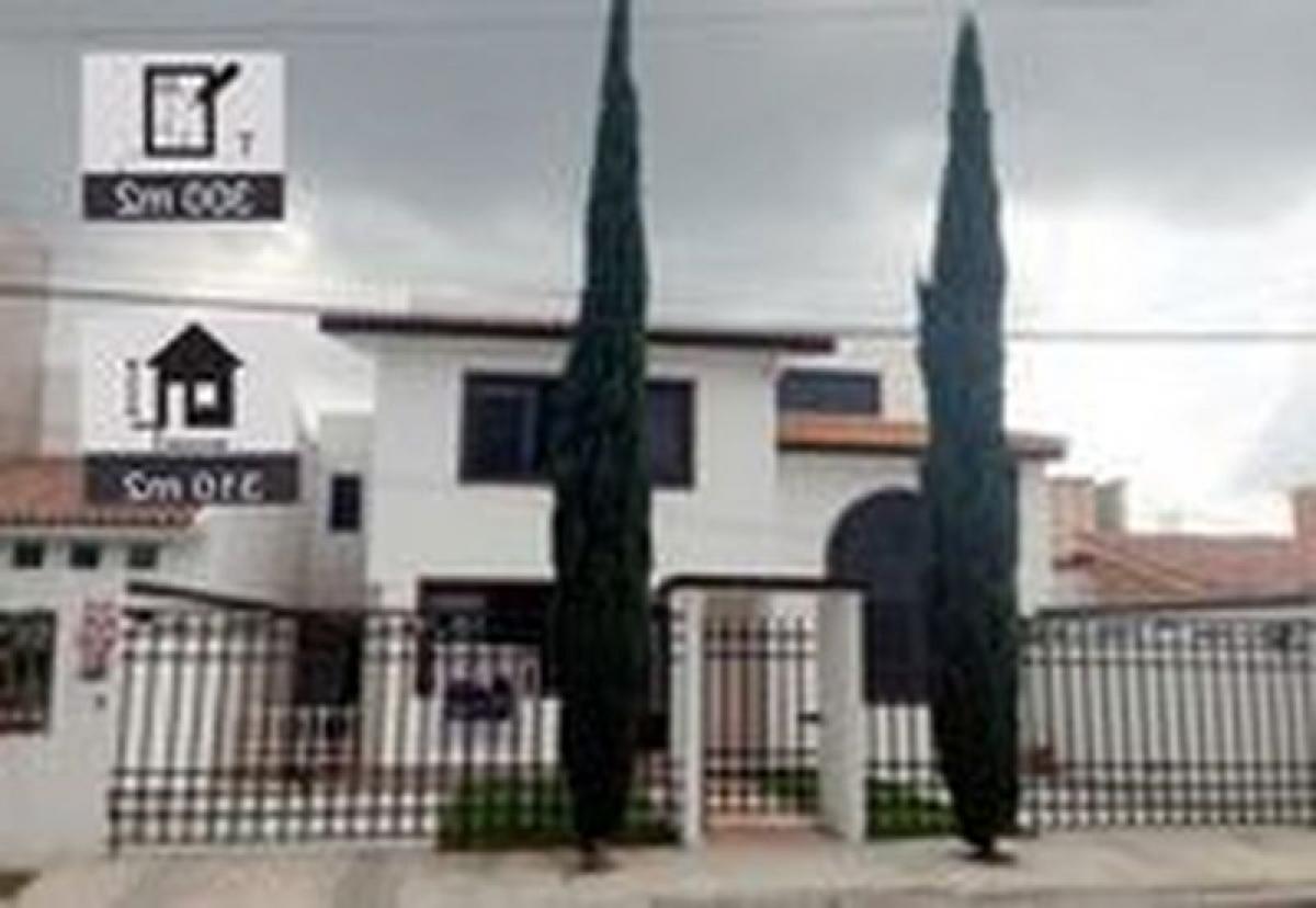 Casa de 3 dormitorios en Querétaro, Mexico No. 166900