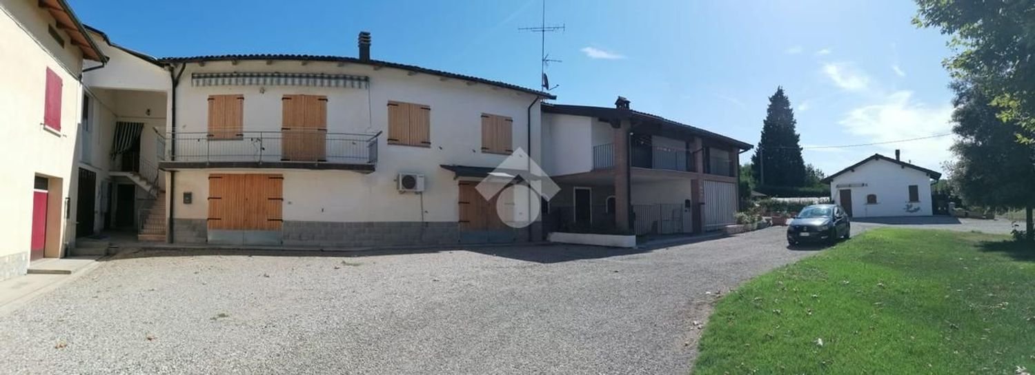 4 chambres Appartement à Valsamoggia, Italy No. 313396