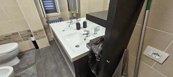 Apartamento de 4 dormitorios en Ancona, Italy No. 326451 8