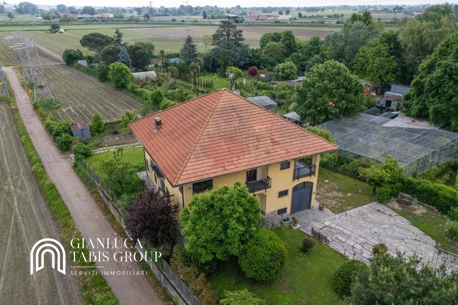 9 rooms Apartment in Moncalieri, Italy No. 298416