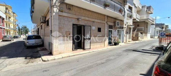 1 room Commercial property in L'Aquila, Italy No. 257781 2