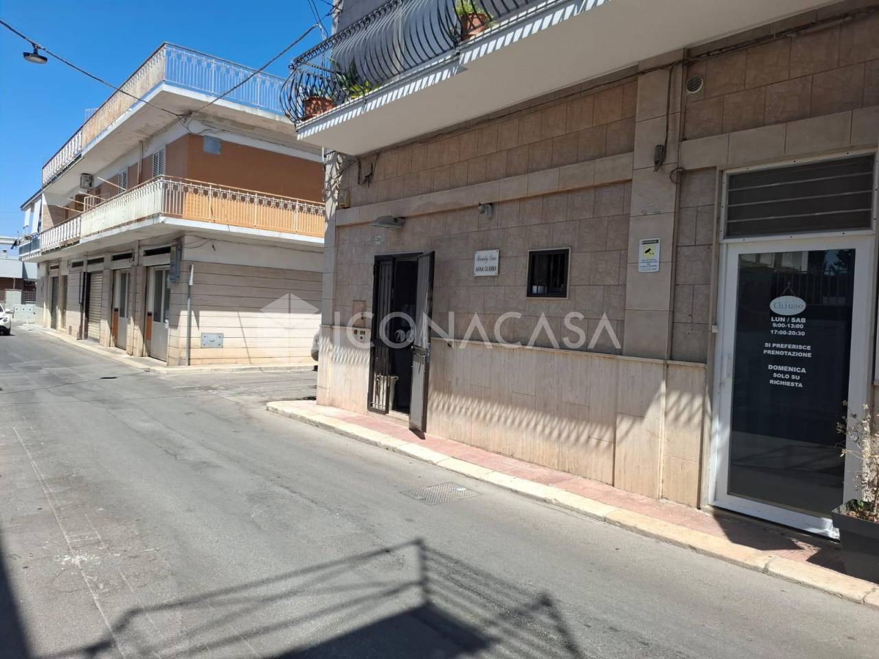 1 room Commercial property in L'Aquila, Italy No. 257781