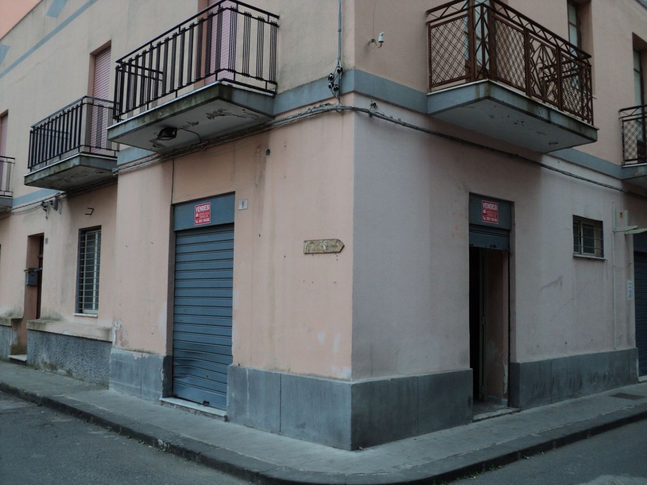 2-salle Propriété commerciale à Augusta, Italy No. 68359