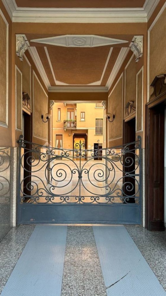 1 bedroom Apartment in Milan, Italy No. 243489