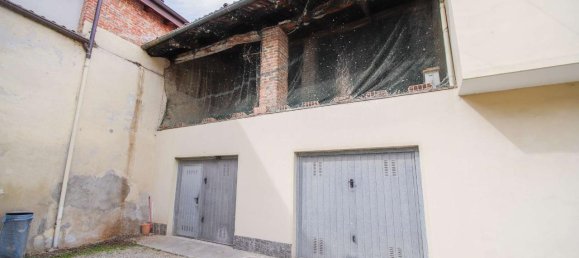 3 rooms Apartment in Volpiano, Italy No. 150965 24