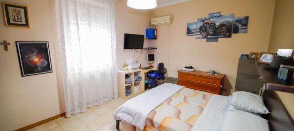 3 rooms Apartment in Volpiano, Italy No. 150965 13