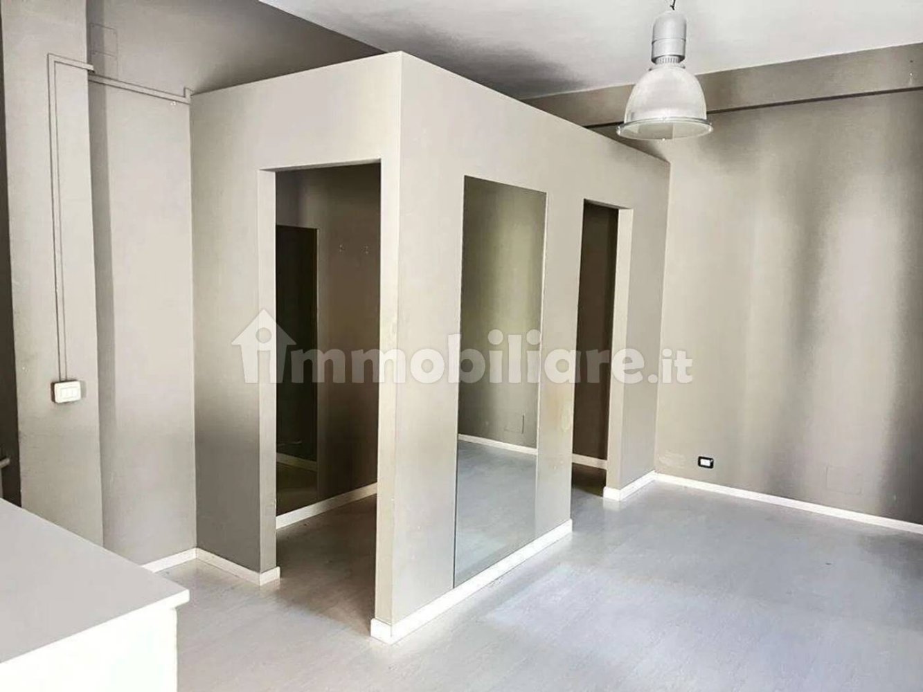 4 rooms Commercial property in Perugia, Italy No. 357210