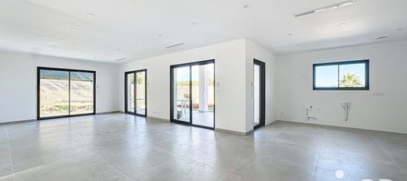 6 bedrooms Villa in Montagnac, France No. 279958 4