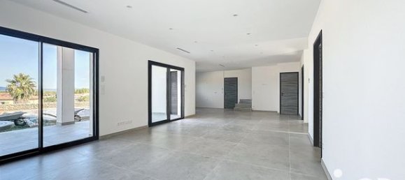 6 bedrooms Villa in Montagnac, France No. 279958 5