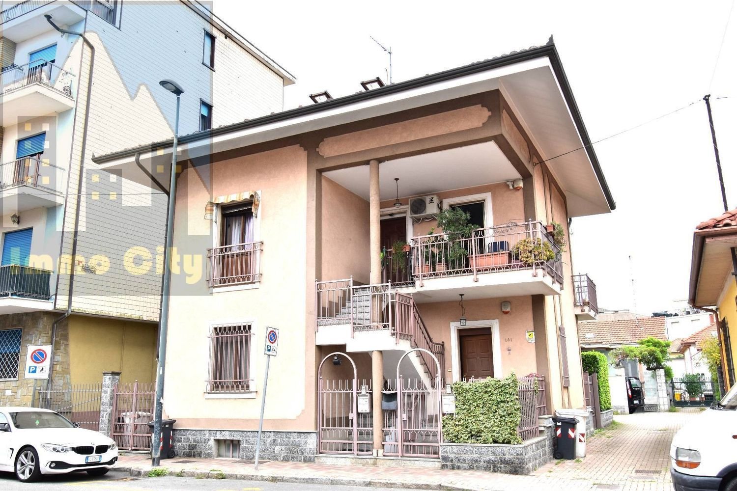 6 Schlafzimmer Wohnung in Grugliasco, Italy, Nr. 363571