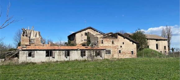 Дом с 10 комнатами в Реджо Эмилия, Италия № 107480 6