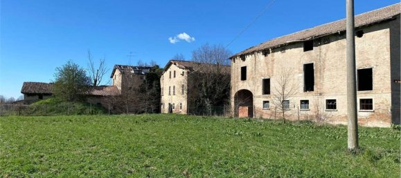 Дом с 10 комнатами в Реджо Эмилия, Италия № 107480 3