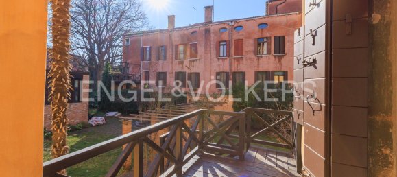 4 bedrooms Apartment in Venice, Italy No. 128375 14