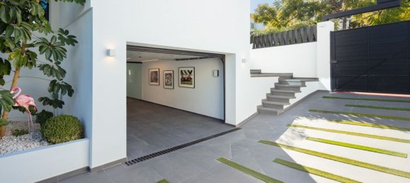 4 bedrooms Villa in Marbella, Spain No. 30595 59