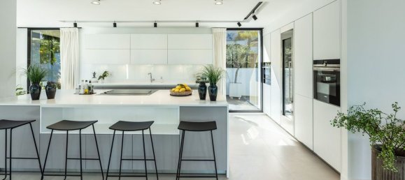 4 bedrooms Villa in Marbella, Spain No. 30595 56