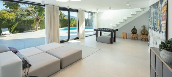 4 bedrooms Villa in Marbella, Spain No. 30595 54