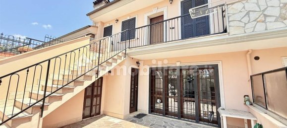 3 bedrooms House in Rome, Italy No. 349192 3