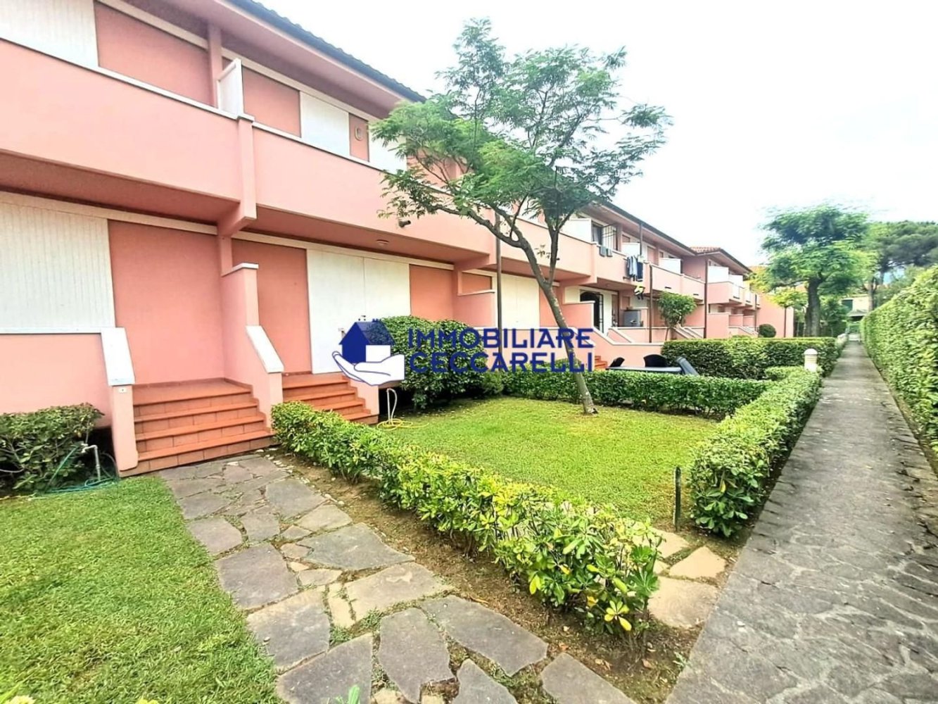 Дом с 4 комнатами в Масса, Италия № 173755