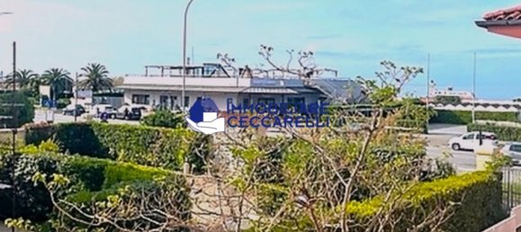 Дом с 4 комнатами в Масса, Италия № 173755 23