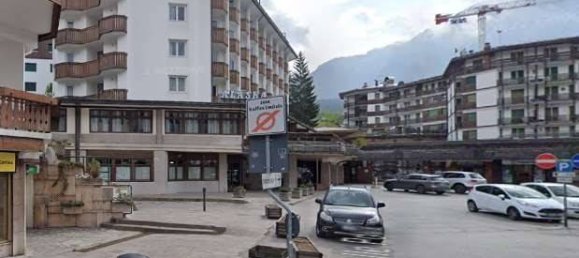 Apartamento de 1 dormitorio en Cortina d'Ampezzo, Italy No. 262389 2