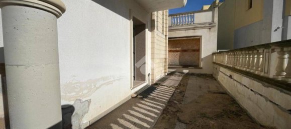 Дом с 5 спальнями в Racale, Италия № 89842 4