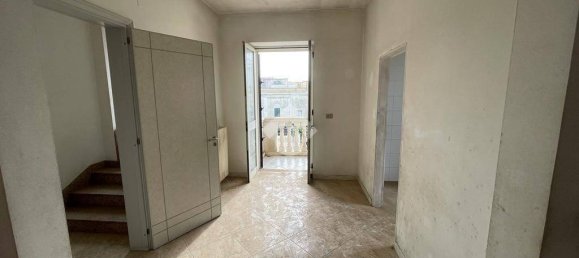 Дом с 5 спальнями в Racale, Италия № 89842 24