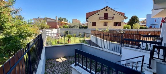 3 rooms Apartment in Rome, Italy No. 136583 40