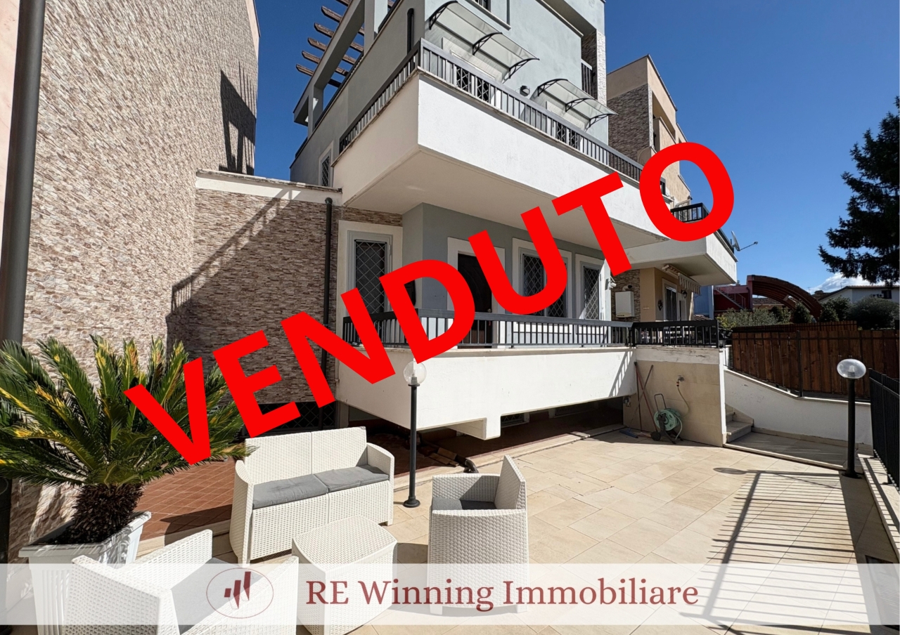 3 rooms Apartment in Rome, Italy No. 136583