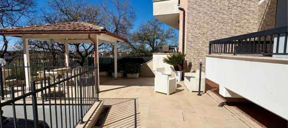 3 rooms Apartment in Rome, Italy No. 136583 14