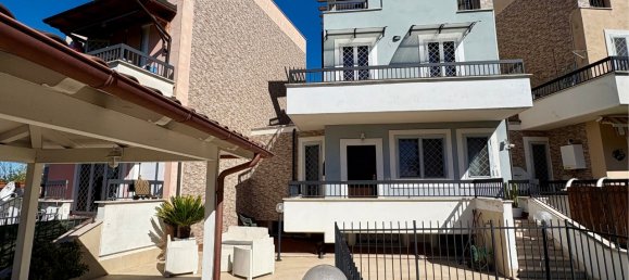 3 rooms Apartment in Rome, Italy No. 136583 12