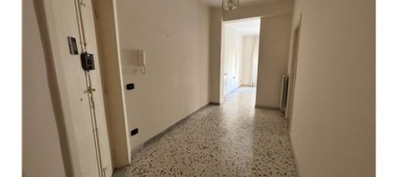 3 rooms Apartment in Naples, Italy No. 275947 2