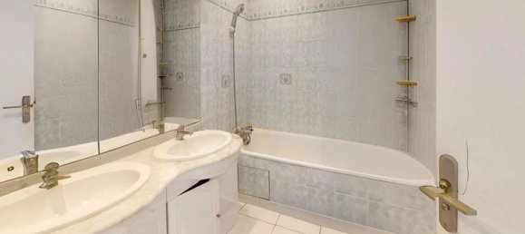 3 bedrooms Apartment in Neuilly-Plaisance, France No. 354388 11