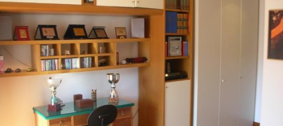 5-salle Appartement à Vado Ligure, Italy No. 253602 5
