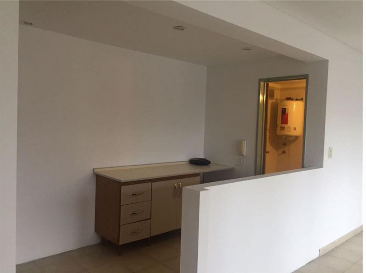 Studio in Moron, Argentina No. 15807