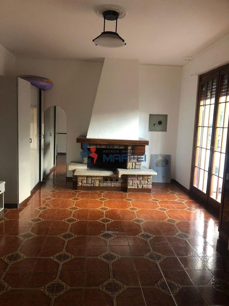 6-salle Villa à Viareggio, Italy No. 141259