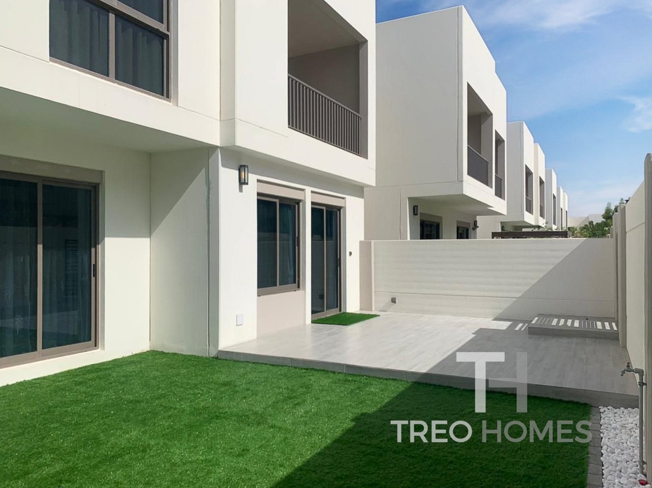 Таунхаус с 4 спальнями в Town Square, ОАЭ № 34485