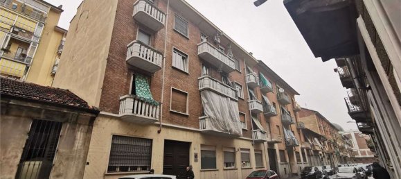2 rooms Apartment in Turin, Italy No. 10135 2