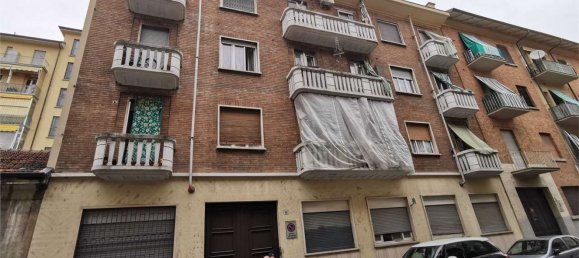 2 rooms Apartment in Turin, Italy No. 10135 3