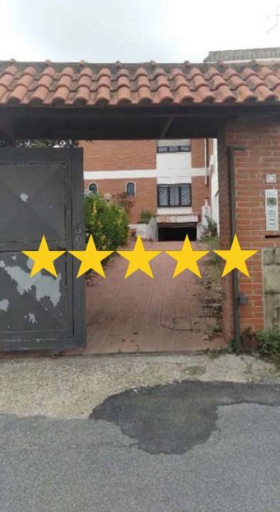 Apartamento de 5 dormitorios en Ardea, Italy No. 302384